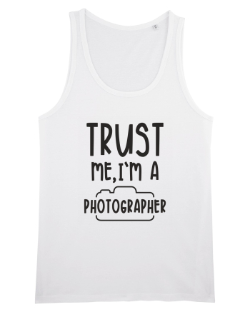 Crede-mă, sunt Fotograf White