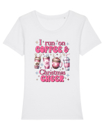 Crăciunul in roz - I run on coffee and Christmas cheer Tricou mânecă scurtă guler larg fitted Damă Expresser