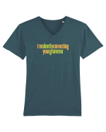 I`M SILENTLY CORRECTING YOUR GRAMMAR Tricou mânecă scurtă guler V Bărbat Presenter