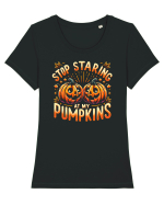 STOP STARING AT MY PUMPKINS - NU TE MAI UITA LA DOVLECII MEI Tricou mânecă scurtă guler larg fitted Damă Expresser