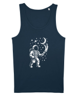 Astronaut pictor în spațiu – ilustratie cosmică Maiou Bărbat Runs