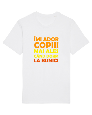 IMI ADOR COPIII, MAI ALES CAND DORM LA BUNICI White