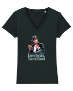 LEAVE THE GUN, TAKE THE CANNOLI - LASA ARMA, IA PRAJITURA Tricou mânecă scurtă guler V Damă Evoker