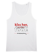 The Big Bang Theory, Kiss Her Maiou Bărbat Runs