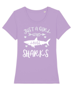 Just a Girl who Loves Sharks Tricou mânecă scurtă guler larg fitted Damă Expresser
