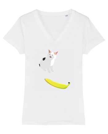 Cat no like banana White